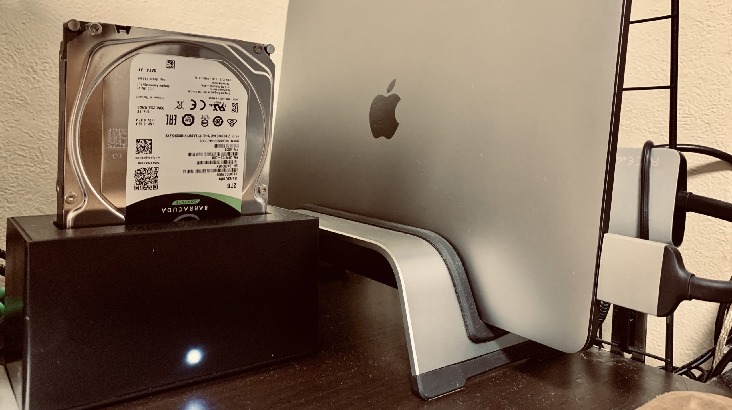 MacBookを外付けHDDで大容量に!? おすすめ機材とその設定方法 | haya